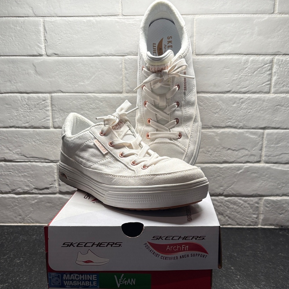 WIDE FIT Skechers Cream Canvas Lace-Up Sneakers